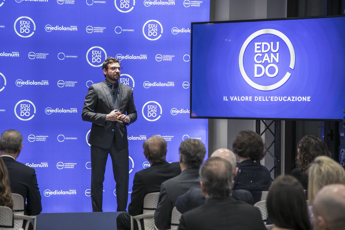 A coronamento dell’evento #EDUcanDO, volto a celebrare il decennale della Corporate University di <a href="/BancaMediolanum/">Banca Mediolanum</a> ecco una fotogallery che immortala i momenti più significativi della serata. 
#MediolanumInnovability #WeAreMediolanum 

facebook.com/pg/mediolanumc…