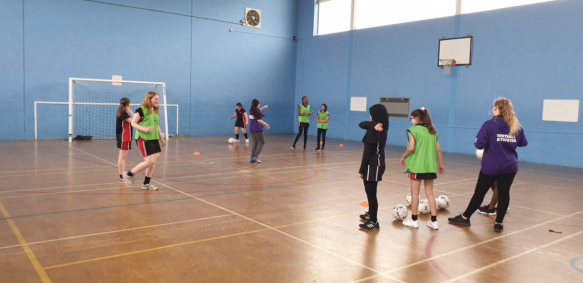 _KA_PE's tweet photo. Another fun session by the Football Ambassadors today with the year 7s. Well done to theplayer of the session Lily, for her bravery in goal. The girls are looking forward to Monday's tournament to show off how much they've improved. #gameofourown #leadership #capturethefootball https://t.co/Cdit6aXWBR
