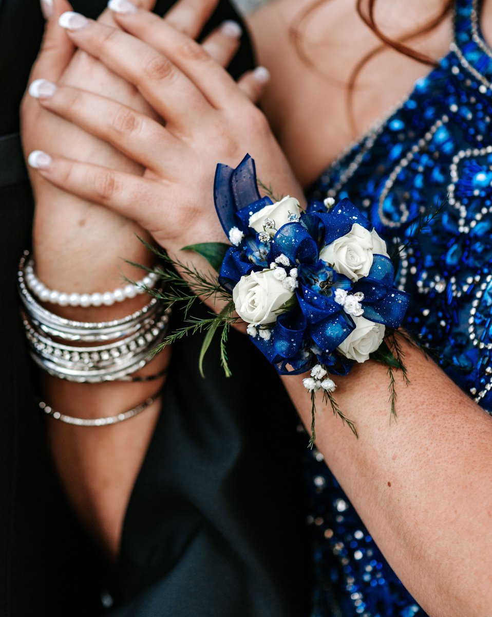 ExecutiveLimoNY's tweet photo. We are at the peak of prom season!  Don’t leave booking the limo for the last minute...  Book with Executive Limousine to ensure that you arrive in style! With so many options to choose from, you can’t go wrong! 
https://t.co/r80GaVgpzq https://t.co/HHXuzJ97B5