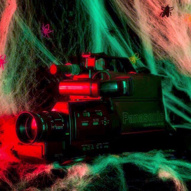 DDCP_SF's tweet photo. #VHS #glamourshot One of the #vhscameras we used to shoot ELLIOT with 🎥 📼 We had 2 different #panasoniccamcorders &amp; used a total of 34 tapes to shoot the movie over the span of 3.5 years! Why #sov 🤷‍♀️ Quite simply it was the right medium for the message #diyfilm #cultfilm #scifi https://t.co/pAO9iRqqNP