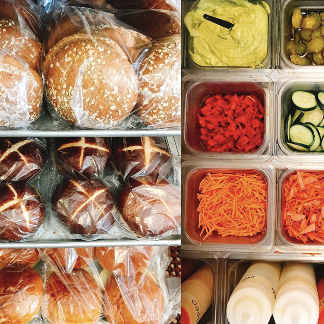 burgermoovment's tweet photo. Our toppings are hard to top. #createyourownmoovment
#somanytoppings #ilovepickles #glutenfreebuns #pretzelbuns #brioche #wholewheatbuns #condiments #burger #hamburger #foodie #lunch #hungry #delicious #chicagofood #chicagoeats #chicagoburger #elmwoodpark https://t.co/irbvCidxgk