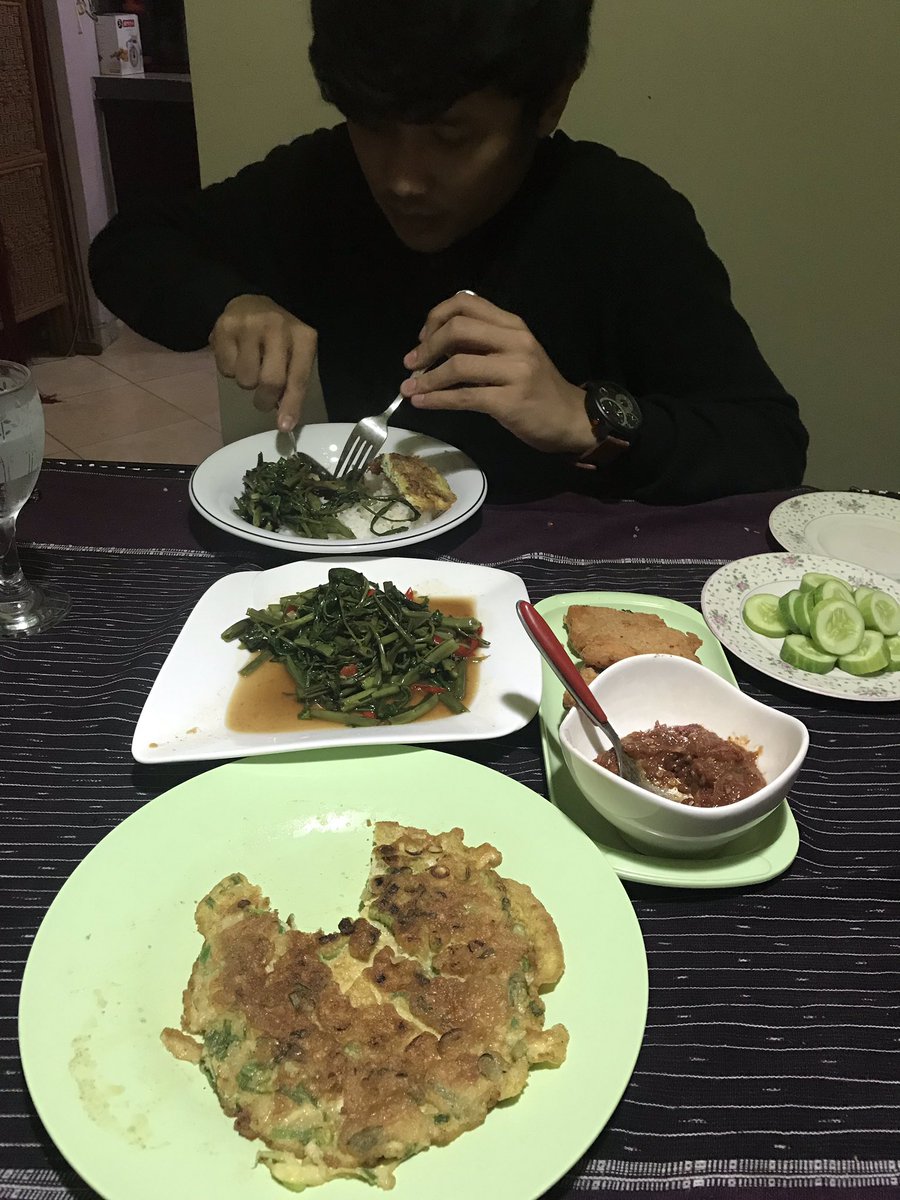 LikeChairunnisa's tweet photo. makasi ya Allah, dikasi pacar yg ga ribet. apa aja yg dihidangin pasti abis dilahap dan dibilang enak 🤣🙏🏻 https://t.co/ezlug23uc1