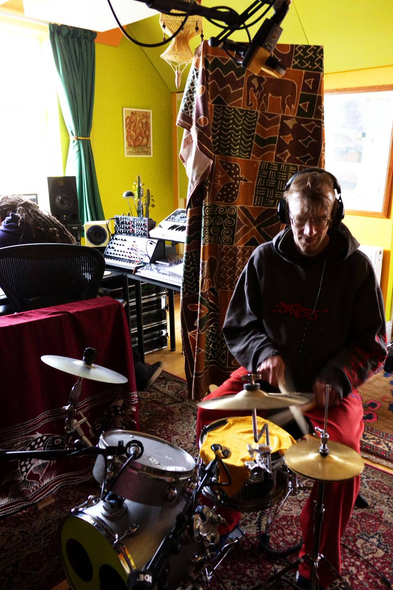 blueleaf_studio's tweet photo. Recording "French" of @properbuzzin playing his tiny drum kit today! It sounds super tight and punchy! #recordingdrums #recordingstudio #blueleafstudio #music #studio #multimic https://t.co/Kw7jFoYRzg