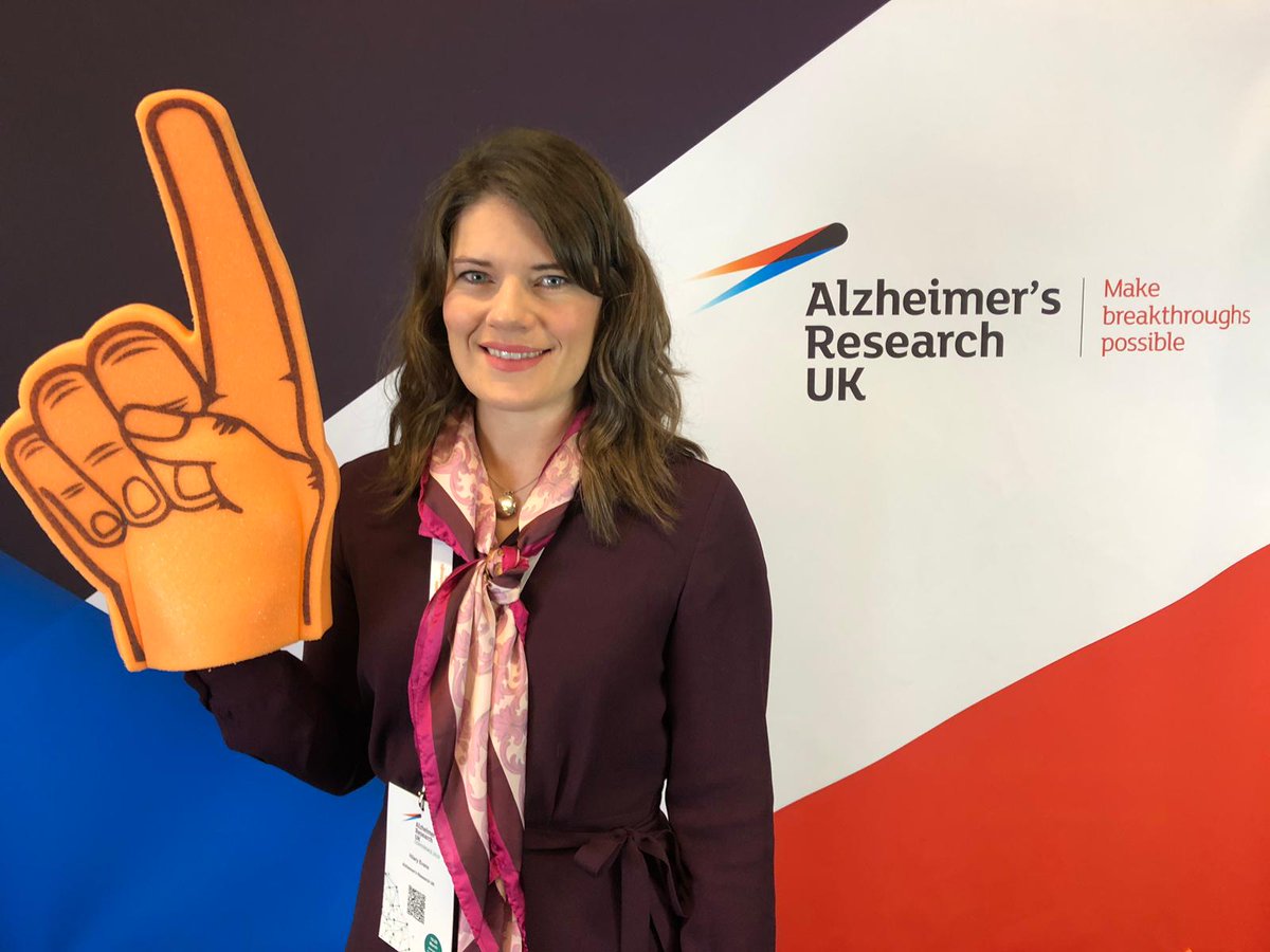 AlzResearchUK's tweet image. Here at #ARUKconf we've been asking people to support our petition calling on government to increase funding for dementia research, to really make breakthroughs possible for people with dementia. You can join them. Foam fingers and wigs optional.

➡️ alzres.uk/petition