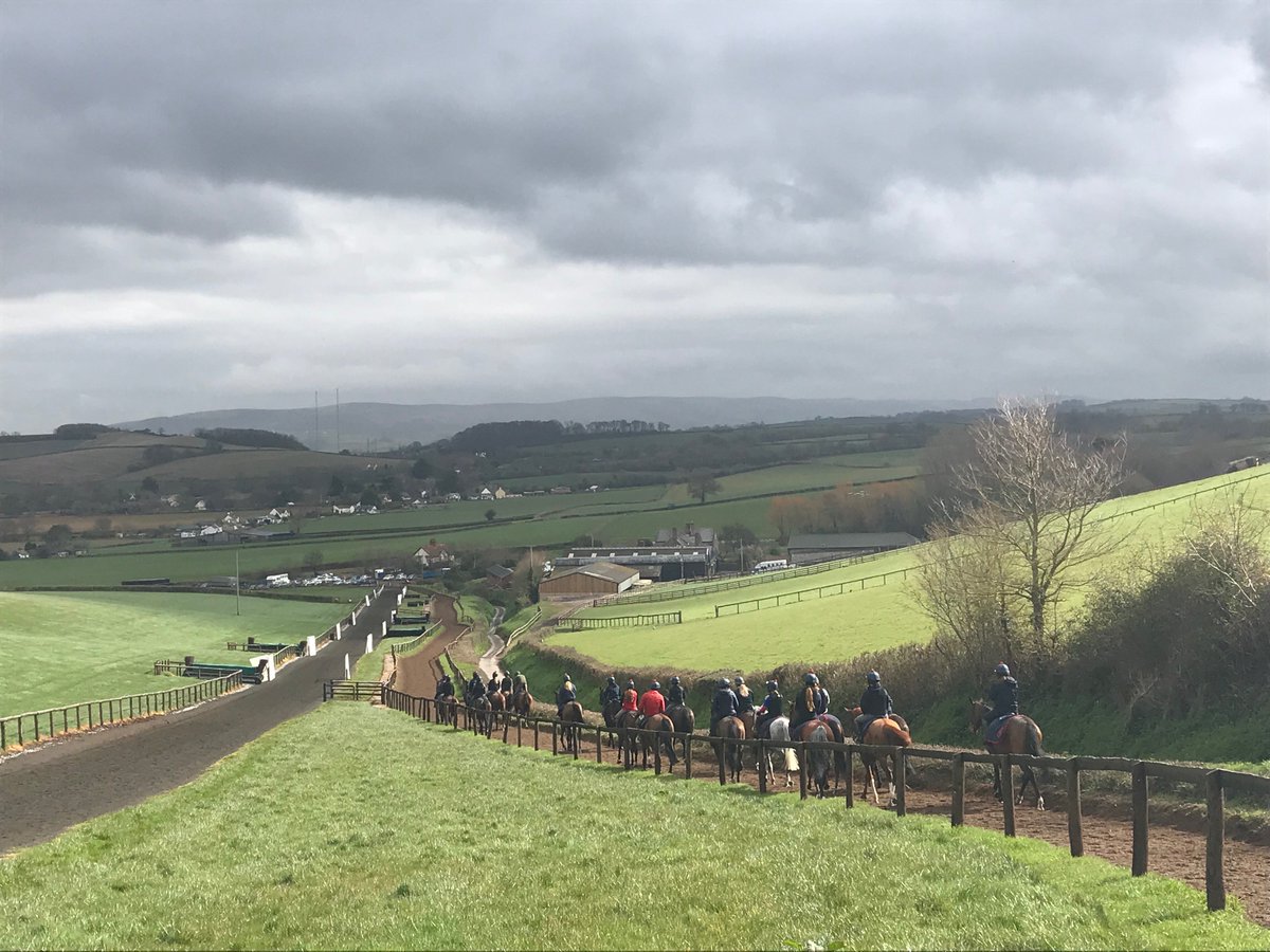 RacegoersClub's tweet photo. Thank you to the whole team @PJHobbs1 who welcomed members of @RacegoersClub to Sandhill Racing Stables this morning. Here are some of the members catching up with JLT winner Defi Du Seuil! 🏆 https://t.co/4MZAFtydKg