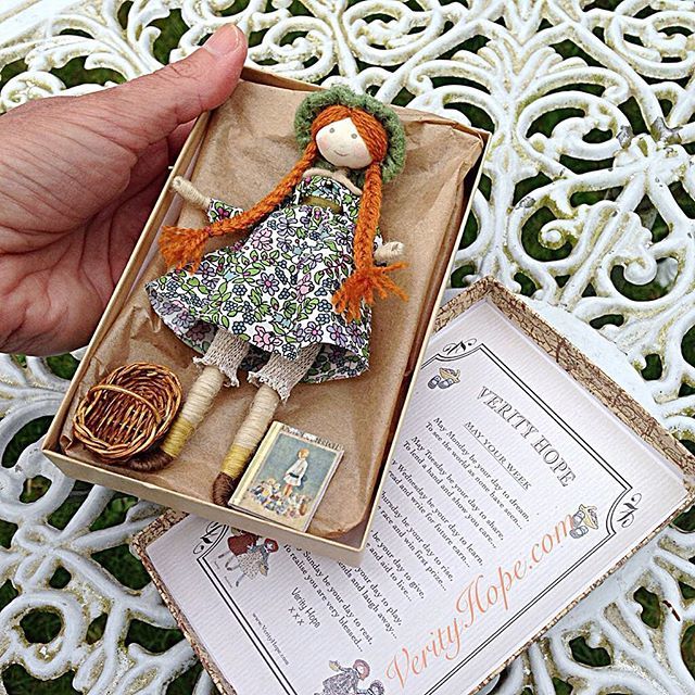 VerityHopeDolls's tweet photo. Day 19 | Dream Collaboration #marchmeetthemaker 
Mmm well, I had to think about this one. One thing I have learnt over the years is that I am happiest when working completely by myself.  So in reality I probably want to keep things that way. Involving ot… https://t.co/55728cake6 https://t.co/gwByV9f0qD