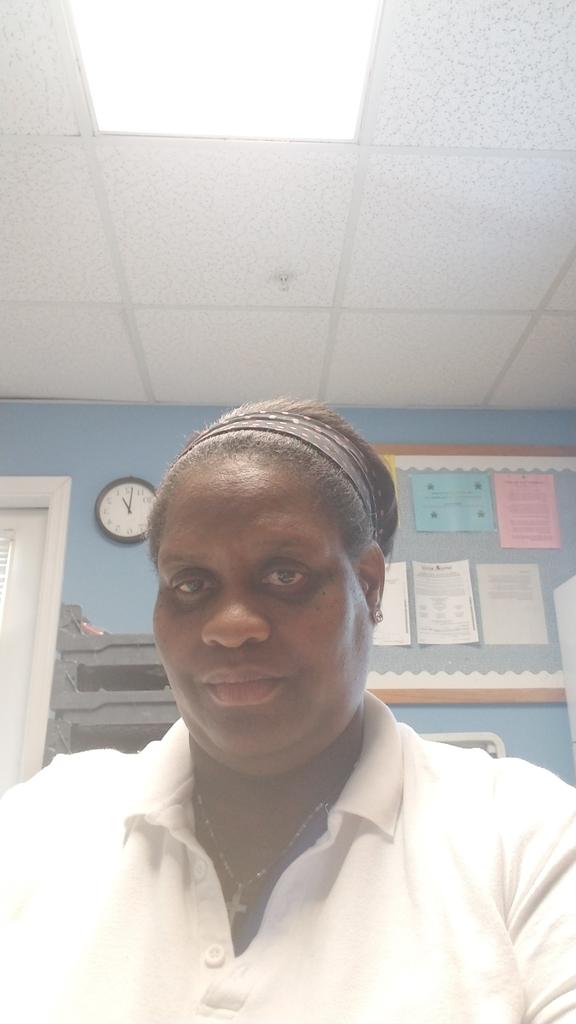 EricaJamison5's tweet photo. At work ready to go https://t.co/SOCrIAgDsG