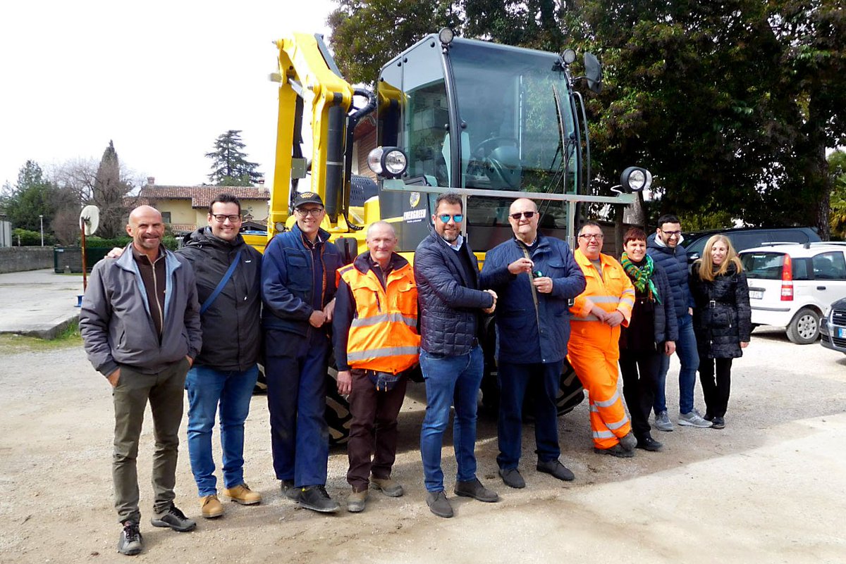 Energreenspa's tweet photo. Anche il #Consorzio di #Bonifica Pianura #Isontina si avvale di una nostra macchina #semovente idrostatica. Consegnata una #ILFs1500 con braccio telescopico da 12 metri completo di testata #trinciante #NewSpeed.
#ProfessionalMachines #Trinciatrice #SelfPropelled #Sicurezza https://t.co/vWkKO6FI6l