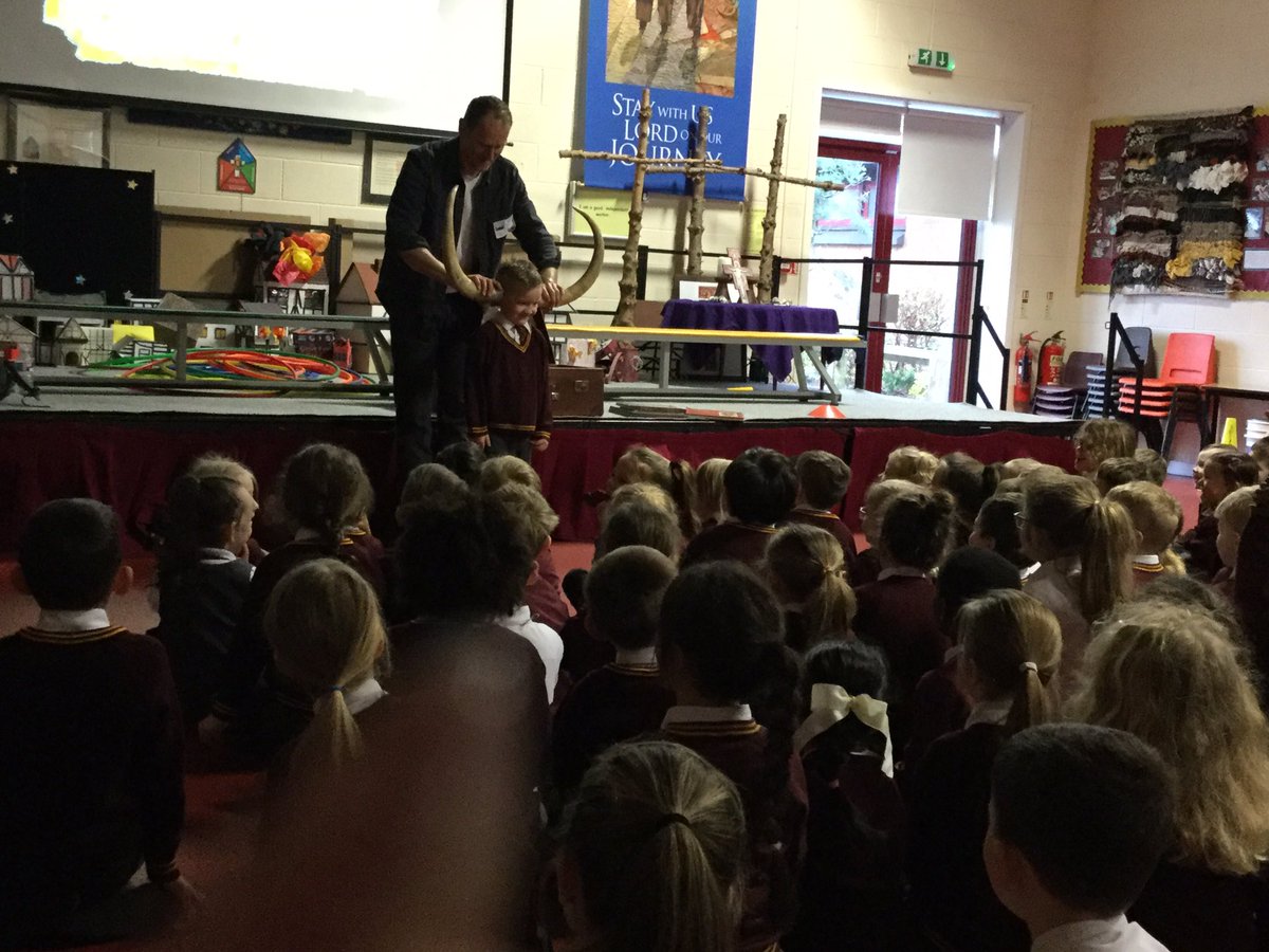 ssao_y2's tweet photo. What a fantastic day we have had in KS1 with the book author and illustrator Mark Robertson. It has been a day to remember thank you for sharing your talents #mprobertson https://t.co/zhbIaeH90n