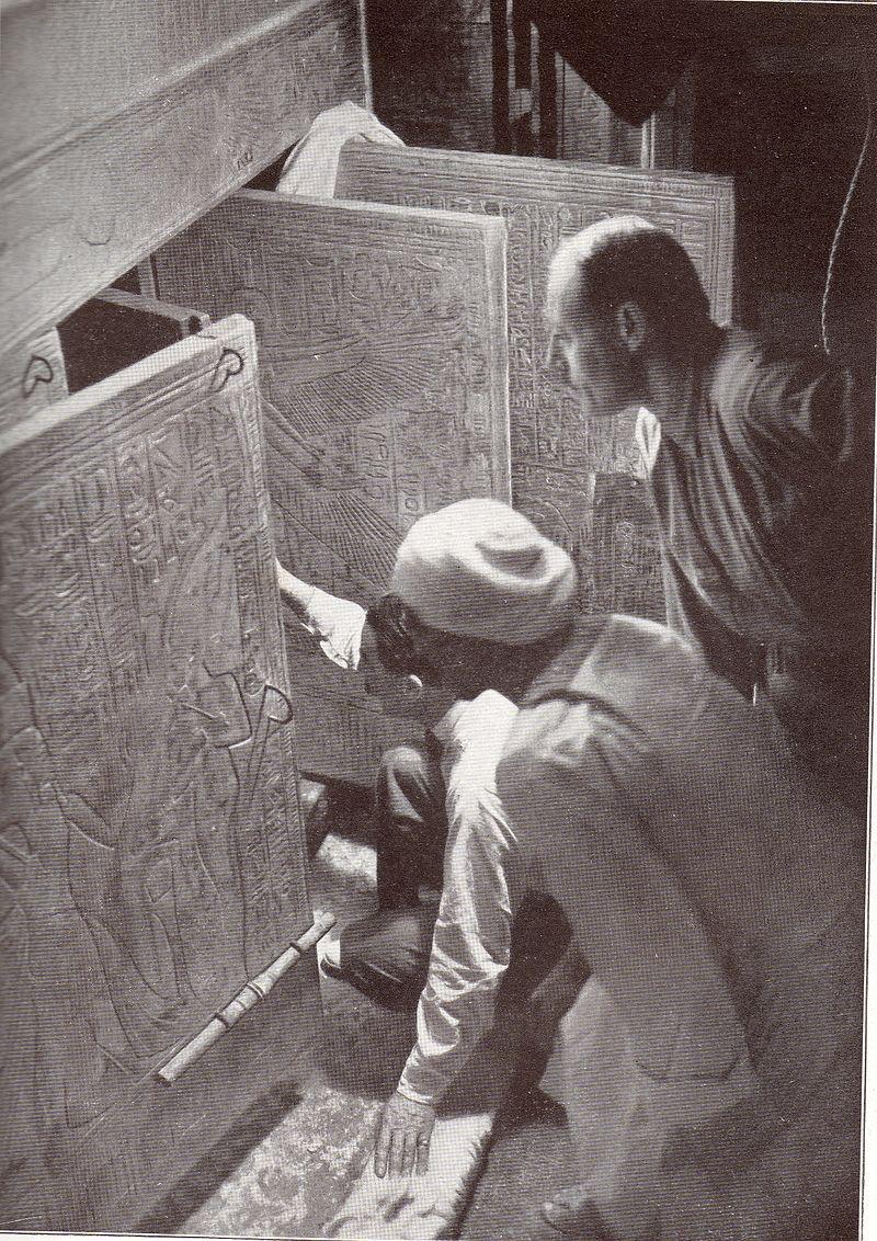 TUTANKHAMUN 1922: On November 26th, Howard Carter opens the tomb of the boy Pharaoh Tutankhamun. The faint rumours of a "curse" that reach the public are only a shadow of the labyrinth of horrors that the archaeologists then find themselves plunged into.