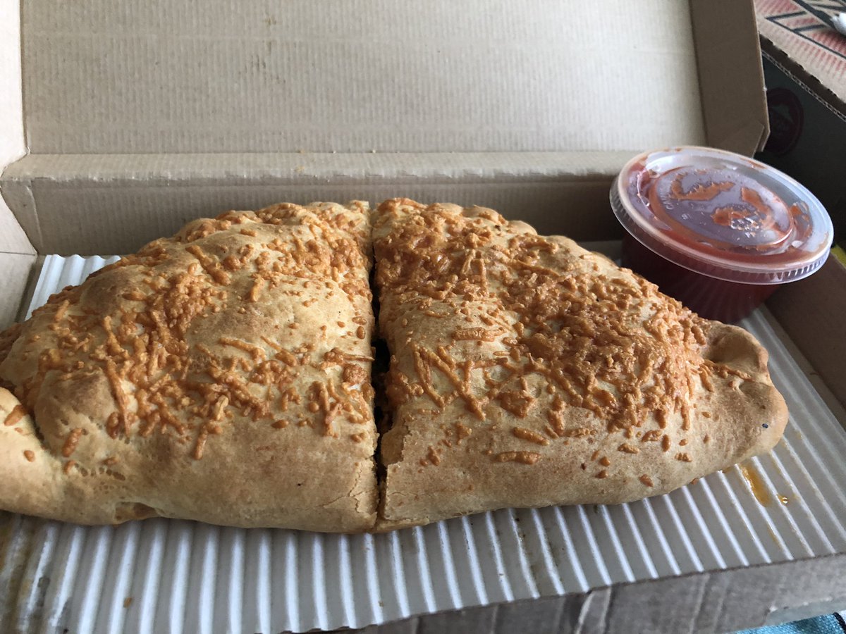 SomeoneAwesome's tweet image. It’s beautiful. #PZone @pizzahut