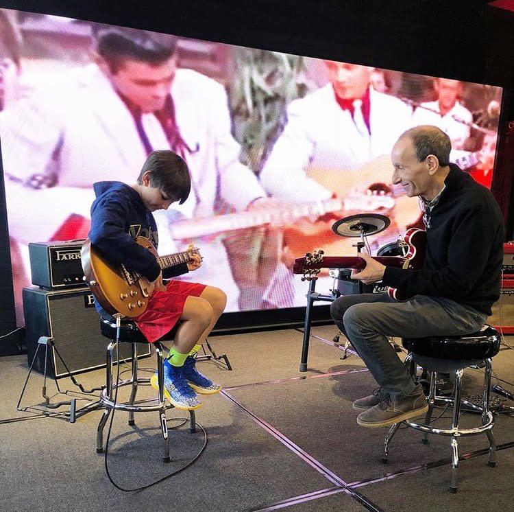 visitchatt's tweet photo. Rock 'n' roll your way to @SongbirdsRocks and be a musician for the day during Chattanooga's Spring Break Safari: https://t.co/2ABWkwC3Sc #ChattanoogaFun #SpringBreakSafariCHA https://t.co/4jpkpHQ0e4