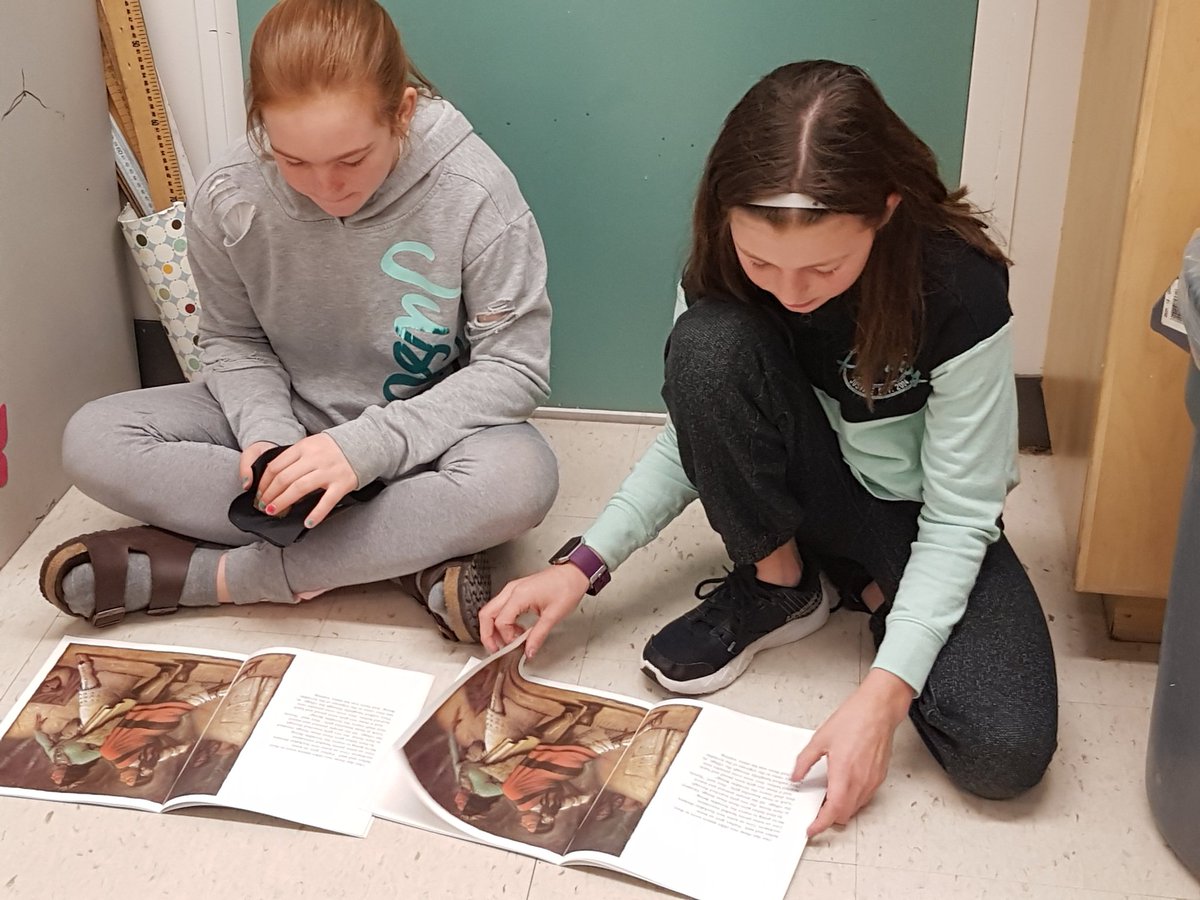 MrsAgarUTES's tweet image. Another great Grade 5 Book Club meeting today.  We enjoyed some lively discussions and treats. #readingformeaning #readingisfunwithfriends