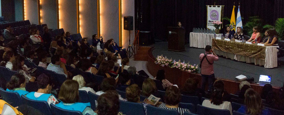 espol's tweet photo. Rectora de #ESPOL, @cparedesverduga, recibió, hoy, reconocimiento de  la  Asociación Coordinadora del Voluntariado del Guayas, ACORVOL, y participó en II Foro por Día Internacional de la Mujer: Historias, vivencias y experiencias relatadas por mujeres destacadas de #Ecuador https://t.co/Y9kDN0muav