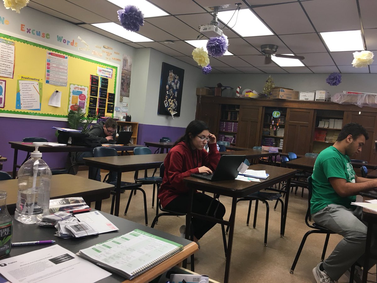 SherryLeksell's tweet photo. What are you doing with your early out?? These students are finishing their research papers. Getting it done at EGHS! #BAAM #eaglegroveHS https://t.co/YK95HRBSkn