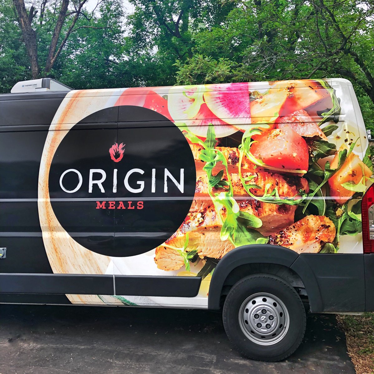 Honk 🚚 because the first day of spring is less than 12 hours away!⁣
⁣🎉Hooray it is the last day of winter and tomorrow brings spring foods, warmer weather, and outdoor fun. ⁣
⁣
#dodgepromaster #dodgevan #vannin #realfood #healthyfood #fitness