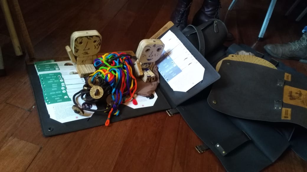 MACminuto's tweet photo. El equipo educativo del #macminuto participó ayer de la presentación de la maleta viajera de pensamientos libres e independientes, invitación que nos extendió el @QuintaBolivar. Estos intercambios creativos y didácticos, son pertinentes para el fortalecimiento de nuestra labor. https://t.co/5alUd89rCg