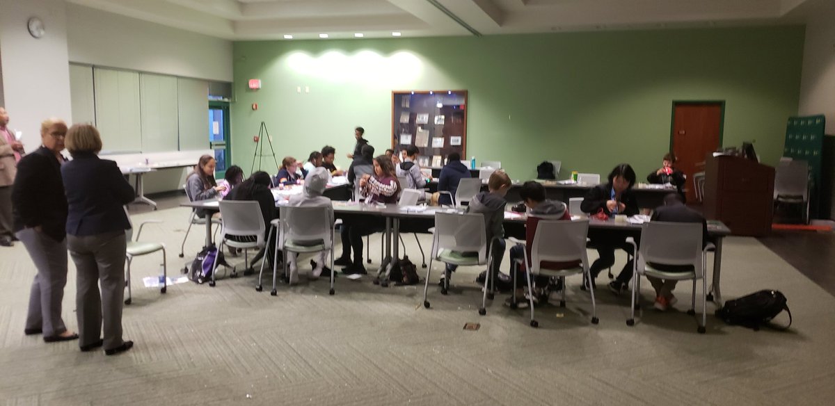 MzVegaEugene's tweet photo. Had the privilege to witness students light up 💡 at the Lemelson-MIT 3 Day STEM Camp and meet Stephanie, the Associate Director of Innovative Education Initiatives @USouthFlorida @HABSEconnects https://t.co/T0bxcMpQ6S