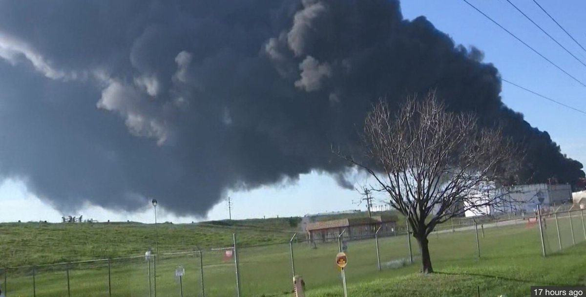 webtilton's tweet photo. Um, yeah. All my attempts at saving gas and cutting back on carbon, up in smoke. Thanks a lot #IntercontinentalTerminalsCompany 🤬🤬🤬🔥 https://t.co/szVWOzyxtR
