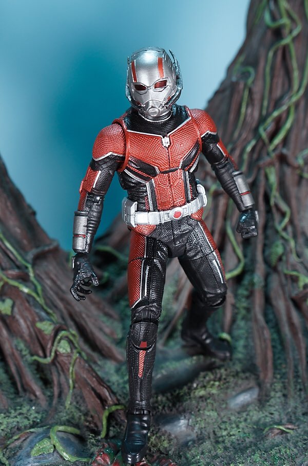 ActionFeatures's tweet photo. My review of the @CollectDST Disney Store Exclusive "Ant-Man &amp; The Wasp" Ant-Man is up if you want to check it out... Here at youtube directly- https://t.co/yMO5WQgYai ...or here if you want to check it out at my blog with a picture gallery- https://t.co/otOSdxbqtN https://t.co/QSseFLmHcJ
