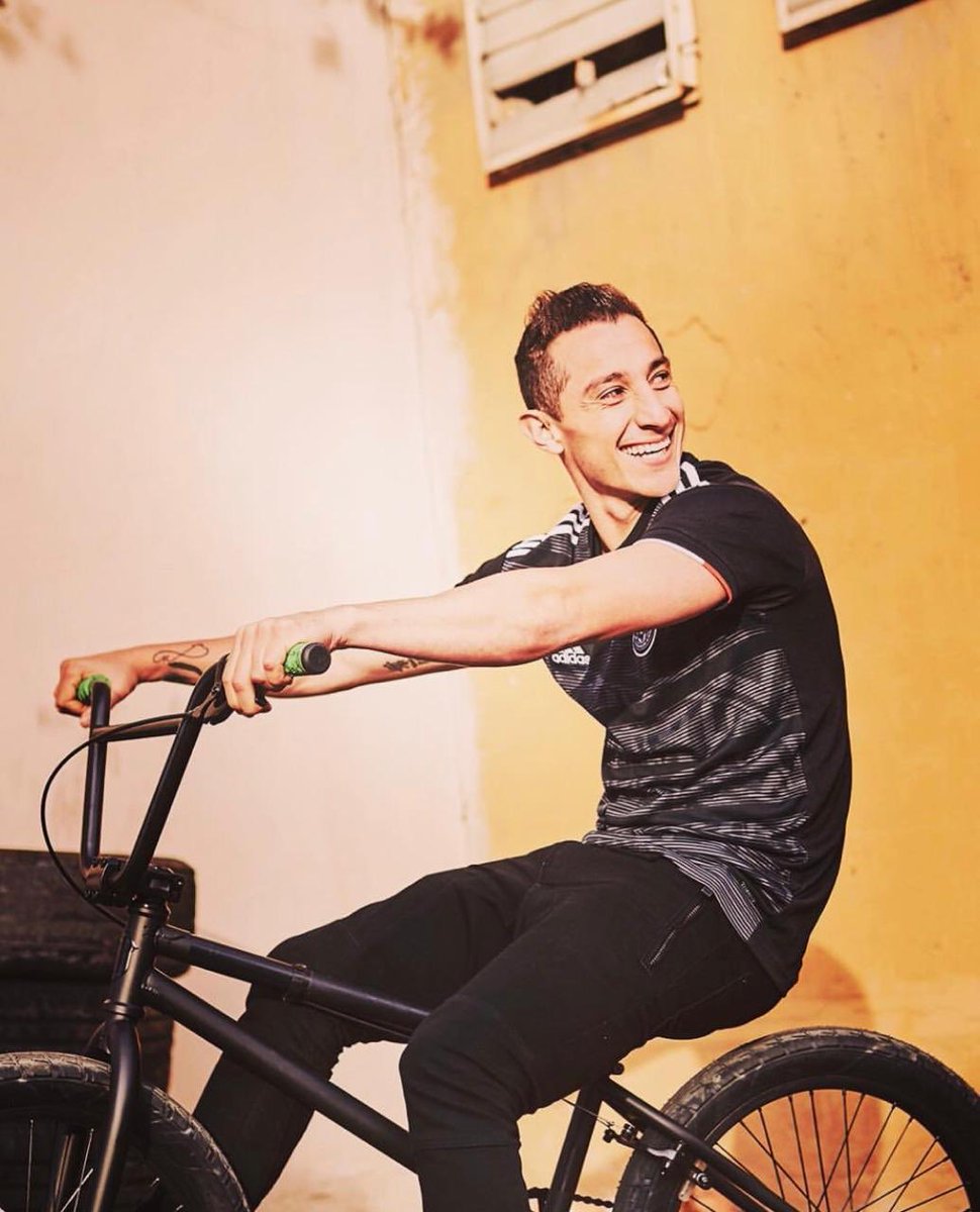 Siempre feliz y honrado de defender los colores de <a href="/miseleccionmx/">Selección Nacional</a>