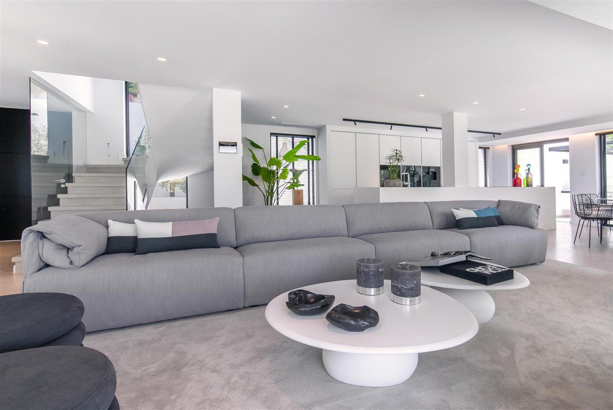surestates's tweet photo. #Stunningvilla built to exceed all expectations, modern design villa located in #LasBrisas on the #GolfValley of #NuevaAndalucia #Marbella #Costa del Sol #Málaga. #luxuryliving #luxurylifestyle #surestates
More information on : https://t.co/shgHBCIoTU https://t.co/y1OZxWjZ6J