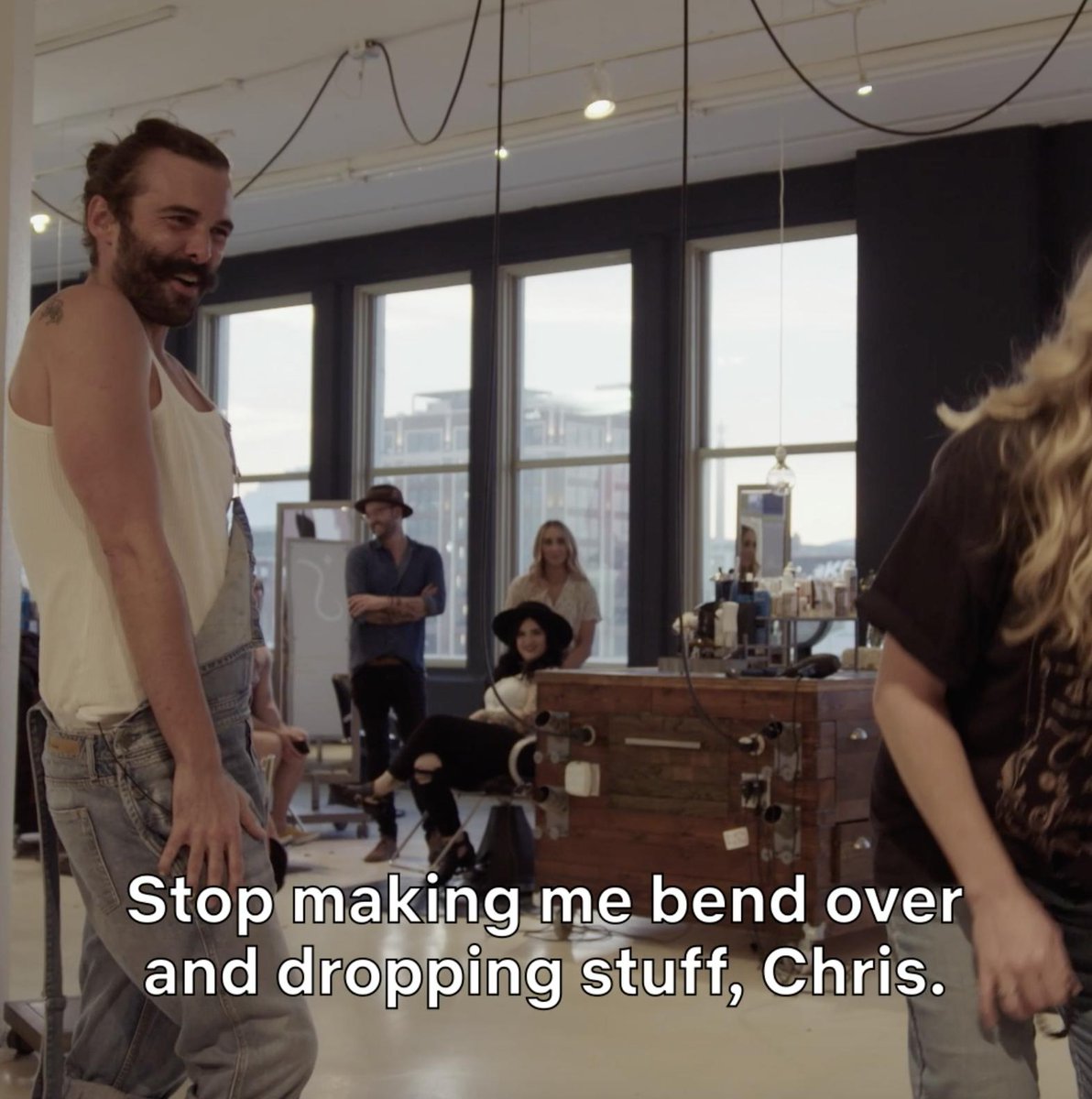 netflix's tweet photo. Chris Pine: h-
Chris Hemsworth: h-
Chris Evans: h-
Chris Messina: h-

me: https://t.co/vZWeKFk4EM