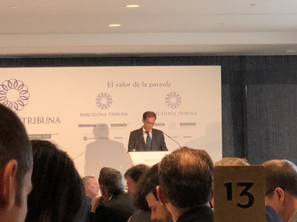 EvaLluchEss's tweet photo. Ambición y compromiso del nuevo presidente de La Fira ; Pau Relat, con una Barcelona Global. https://t.co/cbQPgq1NYh