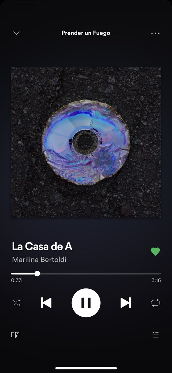 El disco de ⁦<a href="/MarilinaBrtoldi/">marilina</a>⁩ es tan bueno que me hace querer tener mejores auriculares.
