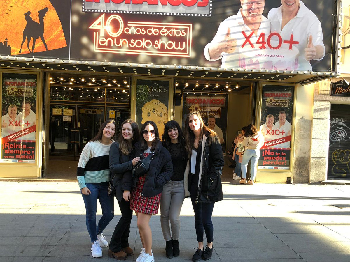 A disfrutar del concierto con ellas💙 #GiraPrincipiosMadrid19