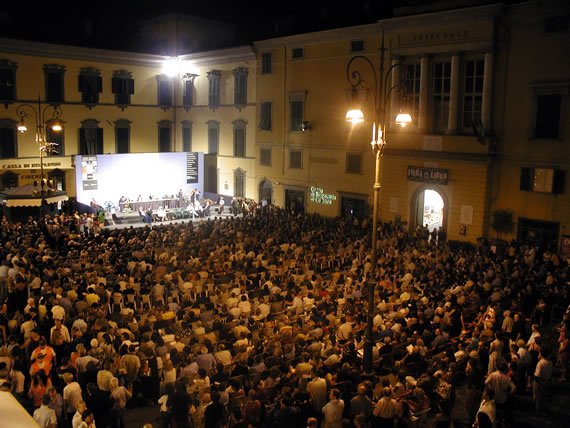CorriereCultura's tweet image. Bancarella, ecco la sestina. Annunciati a Torino i nomi dei sei finalisti all’edizione 2019 del Premio dei librai indipendenti. Domenica 21 luglio a Pontremoli la proclamazione del vincitore | @giuliaziino: bit.ly/2UJhMst