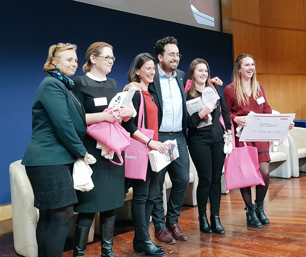 EllesBougent_MP's tweet photo. Elles ont gagné ! L'équipe @EllesBougent_MP grande gagnante du challenge #InnovaTech2019 avec son projet Captocycle !!! 🎉 #SemaineIndustrie Bravo à nos étudiantes et marraines @INSAToulouse @CESIsudouest @GAC_Group et @AirFranceFR 
@ellesbougent https://t.co/eqIRHrCcMJ