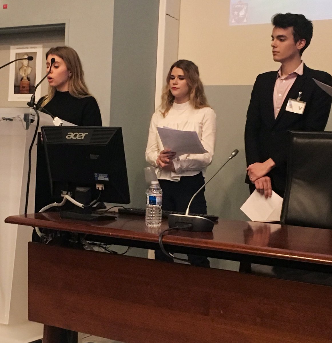 CESMMarine's tweet photo. Les élèves du master « médias et mondialisation » @AssasParis2 / @IFPjournalisme présentent leurs projets d’études en partenariat avec @MarineNationale et @CESMMarine ⚓️ https://t.co/oYWUUXZIHy
