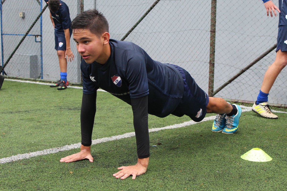 CanteradelTrico's tweet photo. #EntrenamientoTricolor🔴⚪🔵
📸¡Los jugadores de la #catSub15 listos para el juego ante el equipo #Solense
#VamosNacional⚽️🙋🏻♂️ https://t.co/y4k6yulzs2
