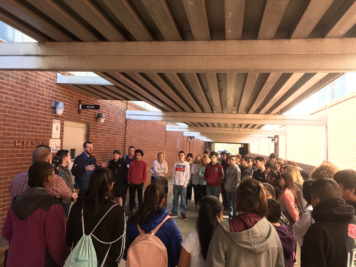 Thanks for visiting, Lincoln Heights Middle School 8th graders! Digging that shirt, Principal Ely! #tcatmorristown #techeducation