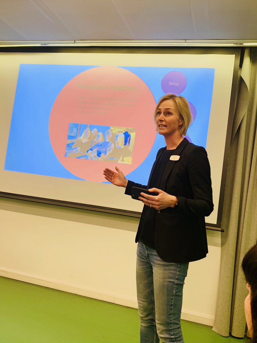 EkstrandLinda's tweet photo. Nämnd på @rudbeck rektor @AnnikaWestin och lärare Gunnar Larsson berättar om Rudbecks gymnasium för utbildningsnämnden. Framgångsfaktorer och arbetssätt. #solskol Tydlig och bra information! https://t.co/0XT1aDjqUS