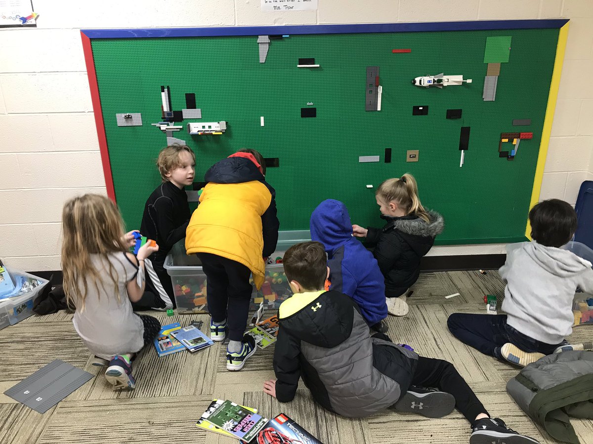 MissClark113's tweet photo. We love spending Tuesday afternoons in the STEM Lab/LRC! #sd113a #owbears https://t.co/rThEeUvLGy