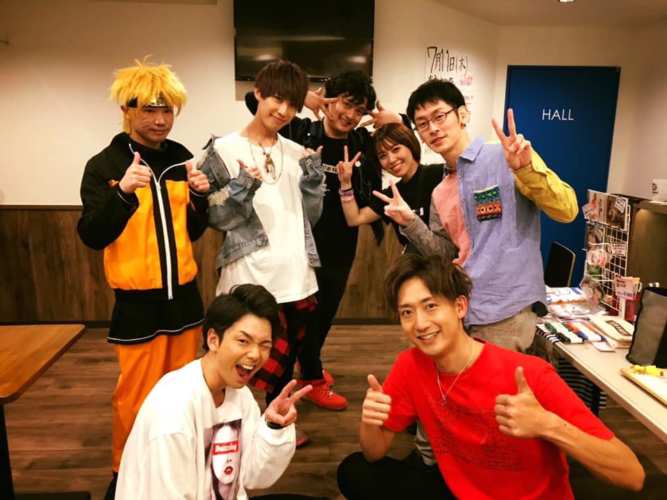 4nen2kumi_795's tweet photo. 4年2組 青春ライブ めちゃめちゃ楽しかったぁ~💗
ハシャギすぎて めっちゃ汗かきました(笑)
やっぱりライブは良い😄
そして、またHASHiOさんとパシャリ📷
前にもらったギャグ『カ~メ~は~にーわ~』(亀ハメハ)を披露したらダメ出しされました😂(笑)
#4年2組
#青春ライブ
#ゆうき
#かんご
#HASHiO https://t.co/M02uiZcMLL