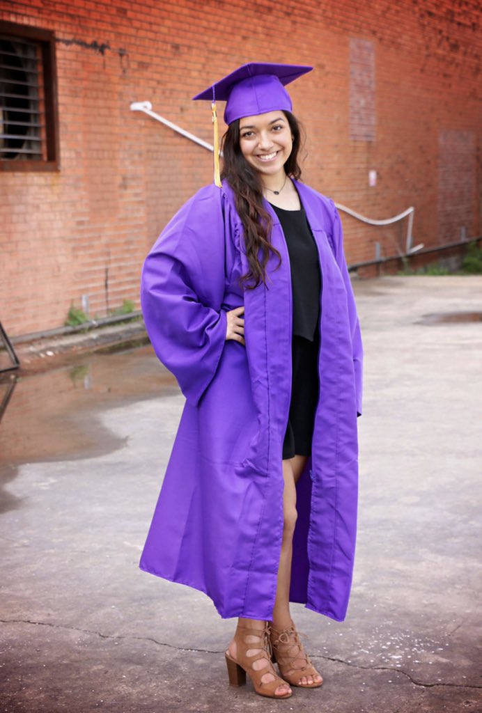 izzy_barajas's tweet photo. it’s about that time... #gradszn https://t.co/tgQ48bl66X