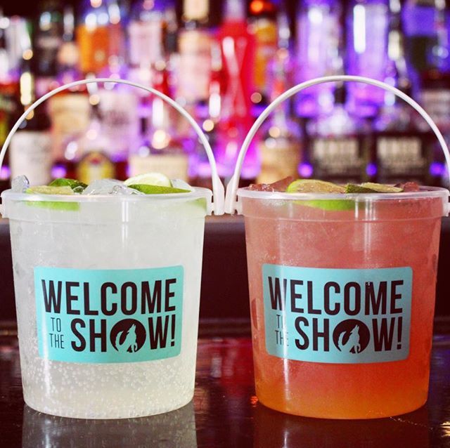 _howlatthemoon's tweet photo. Two is always better than one ๐น๐น #howlinmule #passionpaloma
.
.
.
#86ozbucket #howlatthemoon #welcometotheshow #decisionsdecisions #giantcocktails #cocktailbuckets #bucketdrinks #cocktails #vibes @titosvodka @qmixers @1800tequila @monin_usa https://t.co/NAAJ4fdKa4 https://t.co/4CqfCcR3jZ