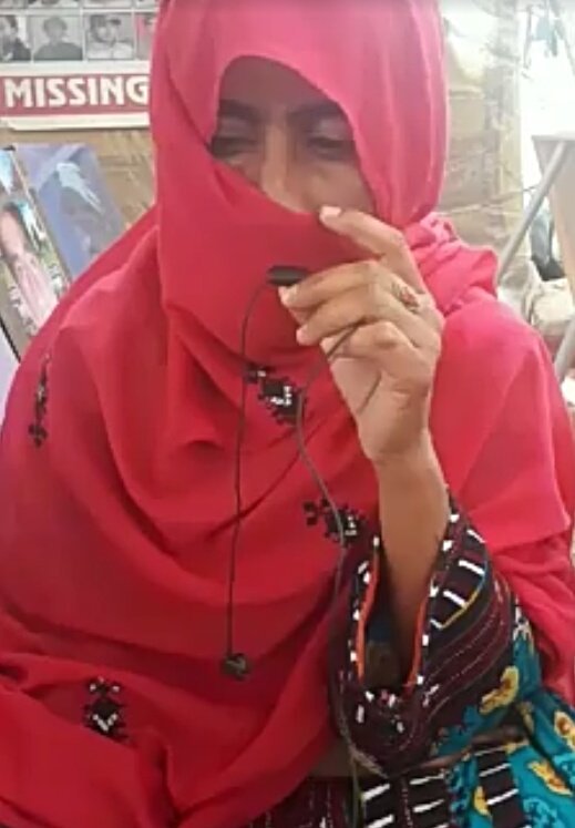 BalochTayyaba's tweet photo. daughter  of missing Noor Malik and sis of disappeared sameena &amp; haseena , Zeba requested  2 authrities  for save release of her family .Noor Malik along with haseena ,sameena and zameer were forcibly disappeared by forces from  mashkay in previous year https://t.co/dRt2EperOb