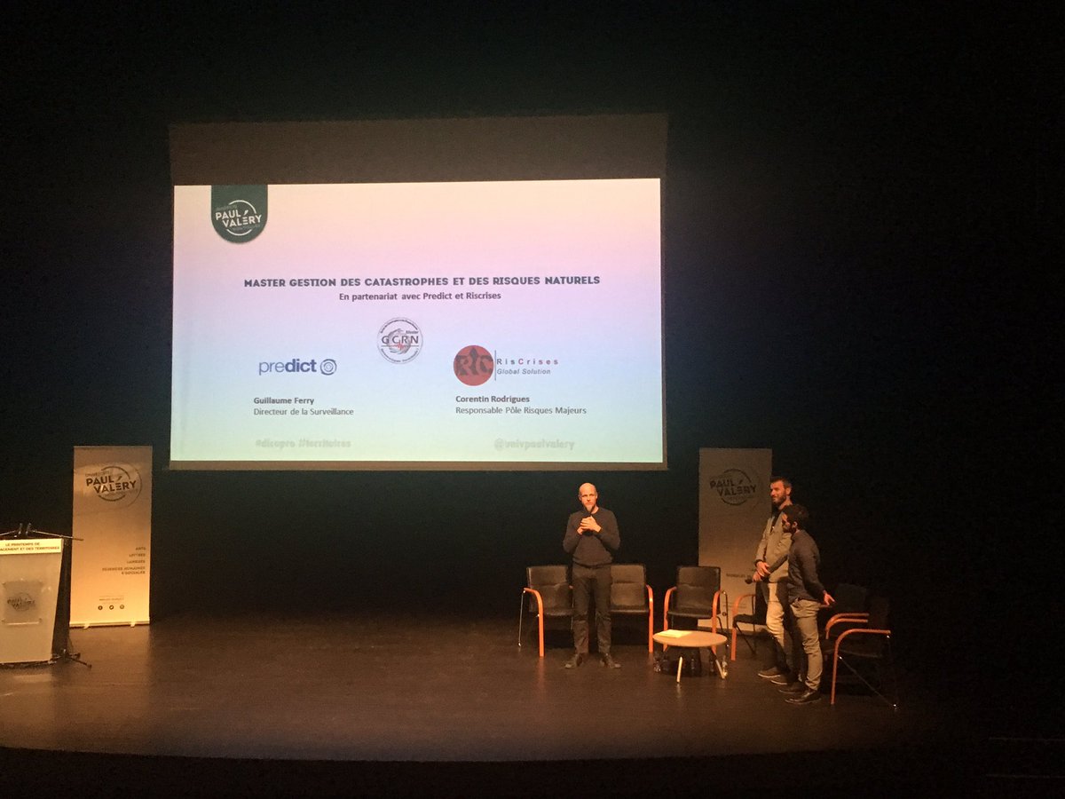 asso_histoires's tweet photo. Le #Dicopro "Aménagement &amp; Territoires" de l'@univpaulvalery présenté ce soir au @ThtrelaVignette.

On y retrouve notamment les formations en rapport avec la thématique "#Patrimoine et #Tourisme" 🏛

#Montpellier #Orientation @AssoAcanthe https://t.co/naKN0Gql2r