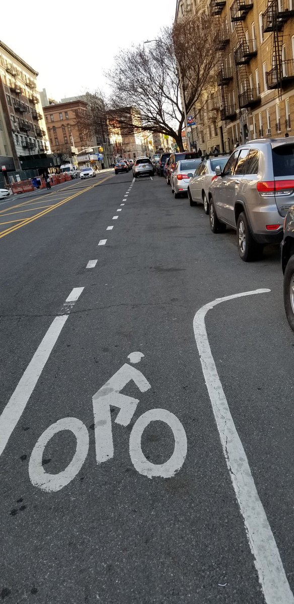 placardabuse's tweet image. This is a "self-enforcement zone" where @NYPDTransit is responsible for issuing tickets instead if @NYPDTransport.

As you can see, their focus on transit is doing wonders for the @NYCTBus stop. And the bicycle lane, too.

#ZeroAction 
#placardcorruption 
#busturnaround