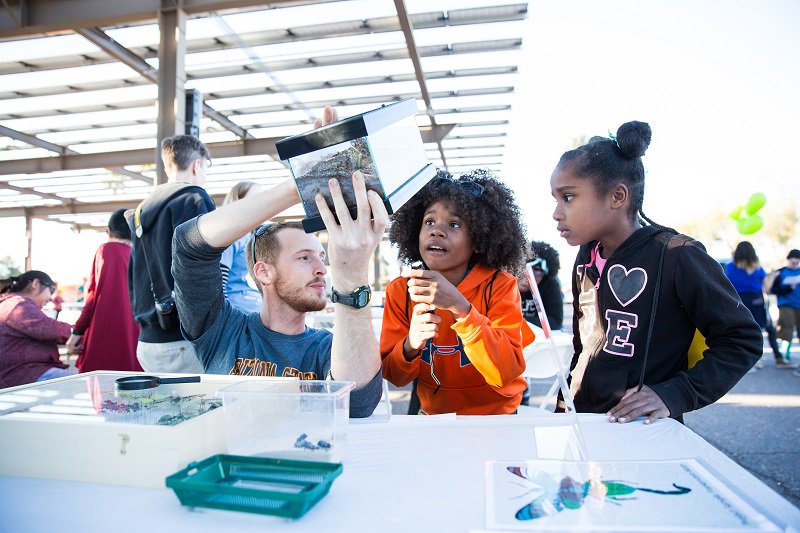 Robots, solar-powered race cars, earthquake-proof house-building and salsa-making. Yes. Geeks Night Out is here. See you tomorrow, March 20 from 4:30-7:30 p.m. at Tempe Community Complex: tempe.gov/Home/Component….