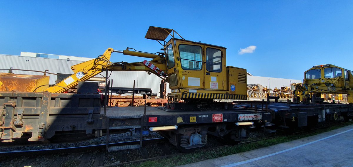MathieuTso's tweet photo. Remise en état de la rame de rail 97 pour agrément chez Rolanfer 👌😉 https://t.co/D9Yoqqs0KM