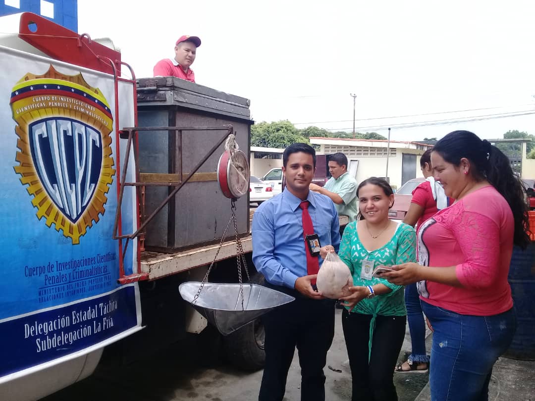 Cicpc0078's tweet image. #19MAR | La gerencia de @CICPC0078 La Fría realizó jornada de venta proteína animal (pollo), en las instalaciones del despacho, con la finalidad de beneficiar al personal que labora en esta sede #CICPCSomosTodos #PlanParaServiciosBasicos