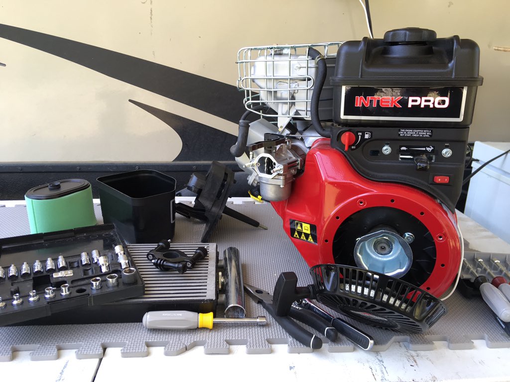 HectorsShop's tweet photo. #TwitterProject Getting @BriggsStratton engine ready for surgery! Almost hate to cut it up BUT, it’s going for a good cause #ICanSeeClearlyNowSeries this one I’am going to really going to deck out like non other I have done! #CarefulPlanning #HelpingTechsOneWrenchAtATime https://t.co/TyubhcxhbZ