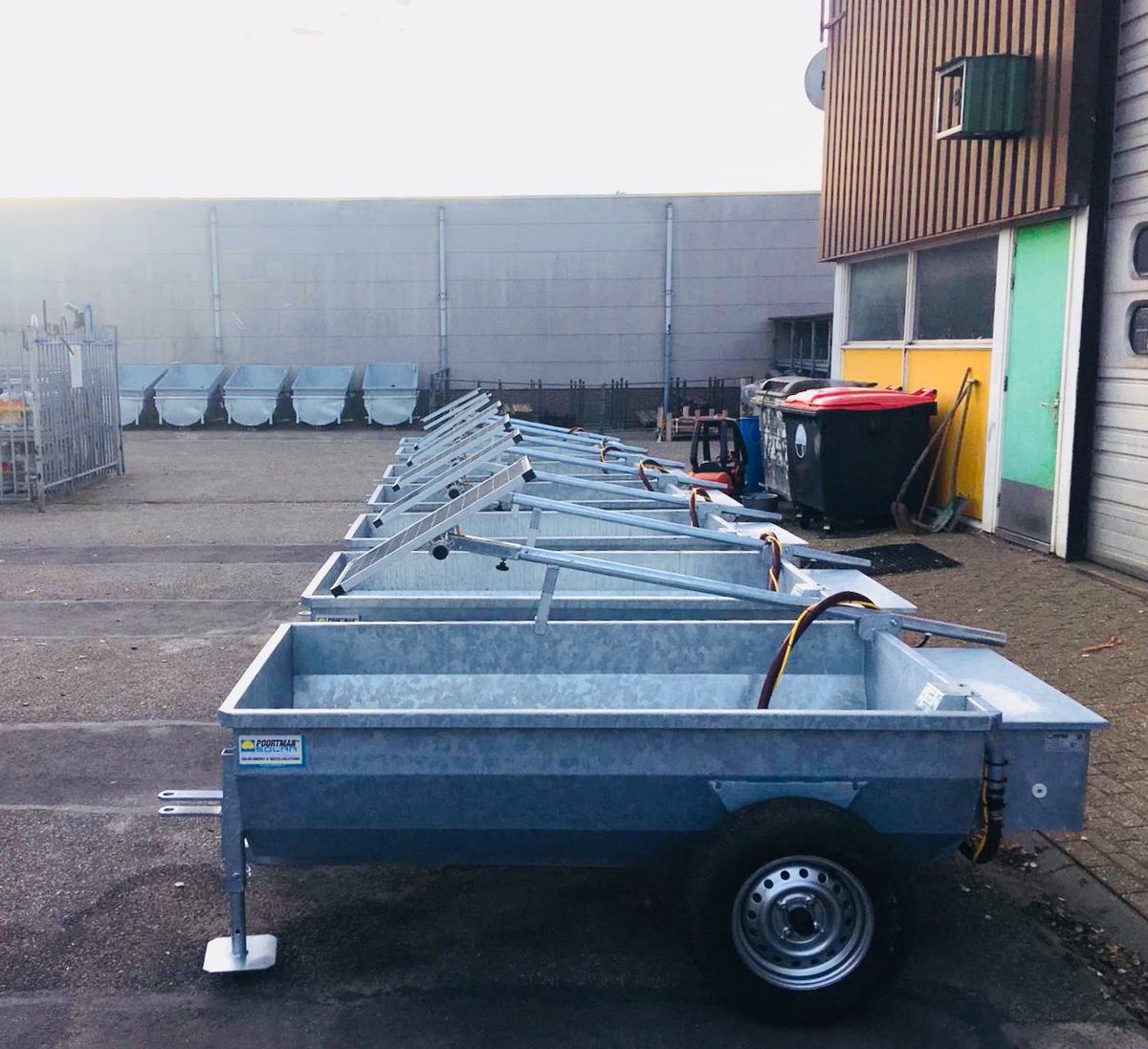 poortmansolar's tweet photo. Het #seizoen #33jaar #PoortmanSolar #Mobieledrinksystemen staat voor de deur. De eerste partij is binnen, om zo snel mogelijk te #monteren en af te leveren. https://t.co/S8ECbrQa3A