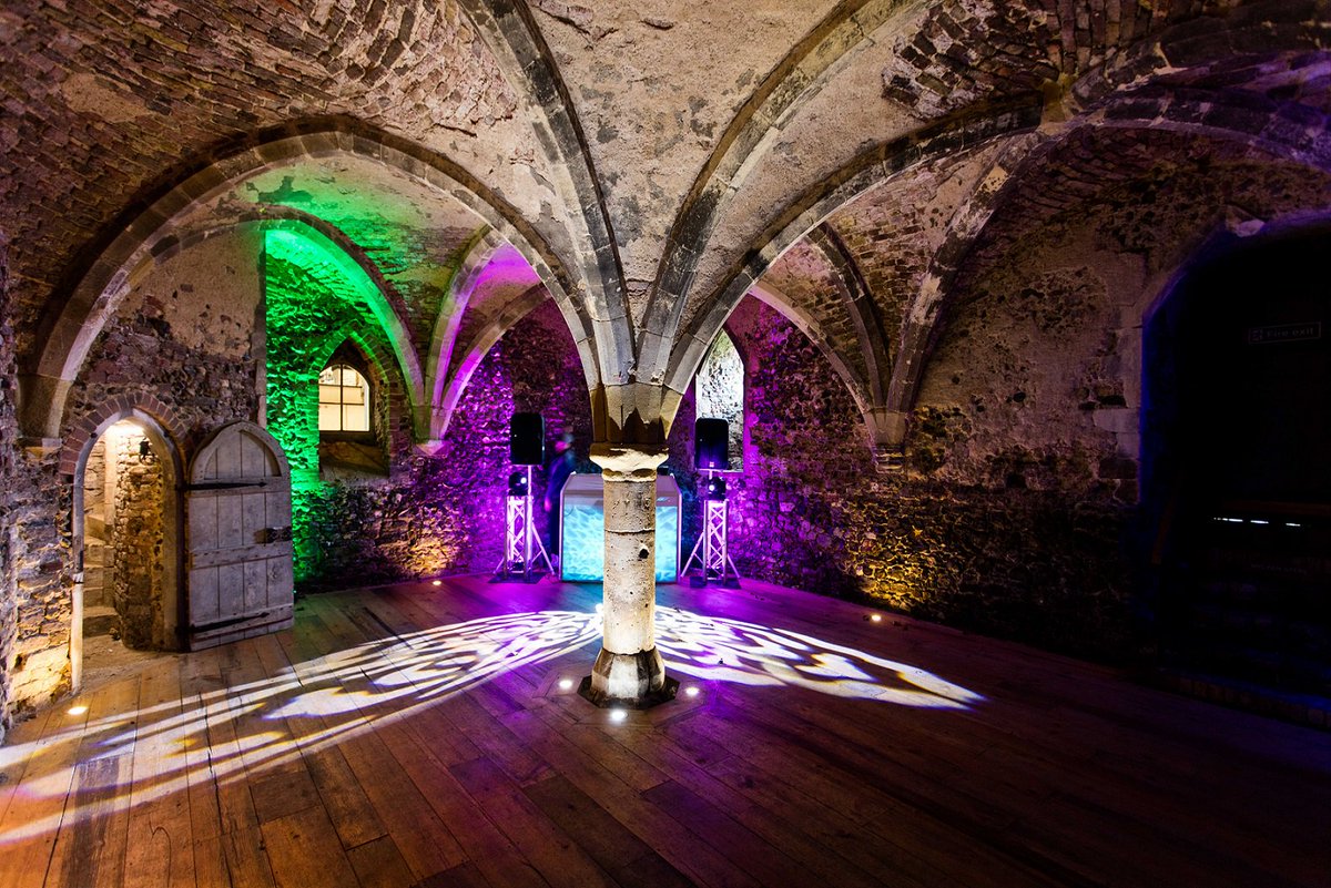 Brasteds's tweet photo. We are getting very excited for wedding season to begin, especially as we get to spend our days at the beautiful Langley Abbey! To book a viewing of our picturesque venue please call us on 01508491112 or email enquiries@brasteds.co.uk #weddinggoals #rusticdreams #happilyeverafter https://t.co/jDGAht9m1v