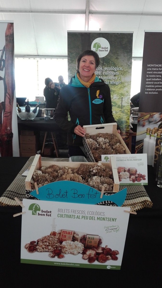 BoletBenFet's tweet photo. 😃🎉 Estem molt feliços i orgullosos!!

🏆🍽 #BoletBenFet va rebre ahir un dels reconeixements "Productor Compromès #km0" a la trobada anual de xefs @SlowFoodCat per conrear #bolets de proximitat de qualitat, ecològics i socialment responsables.

🙌 Moltíssimes gràcies! https://t.co/1Aj6vhEgIp